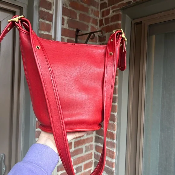 Vintage coach Helen's legacy small duffel bucket back style 9953 red leather y2k - Picture 2 of 11